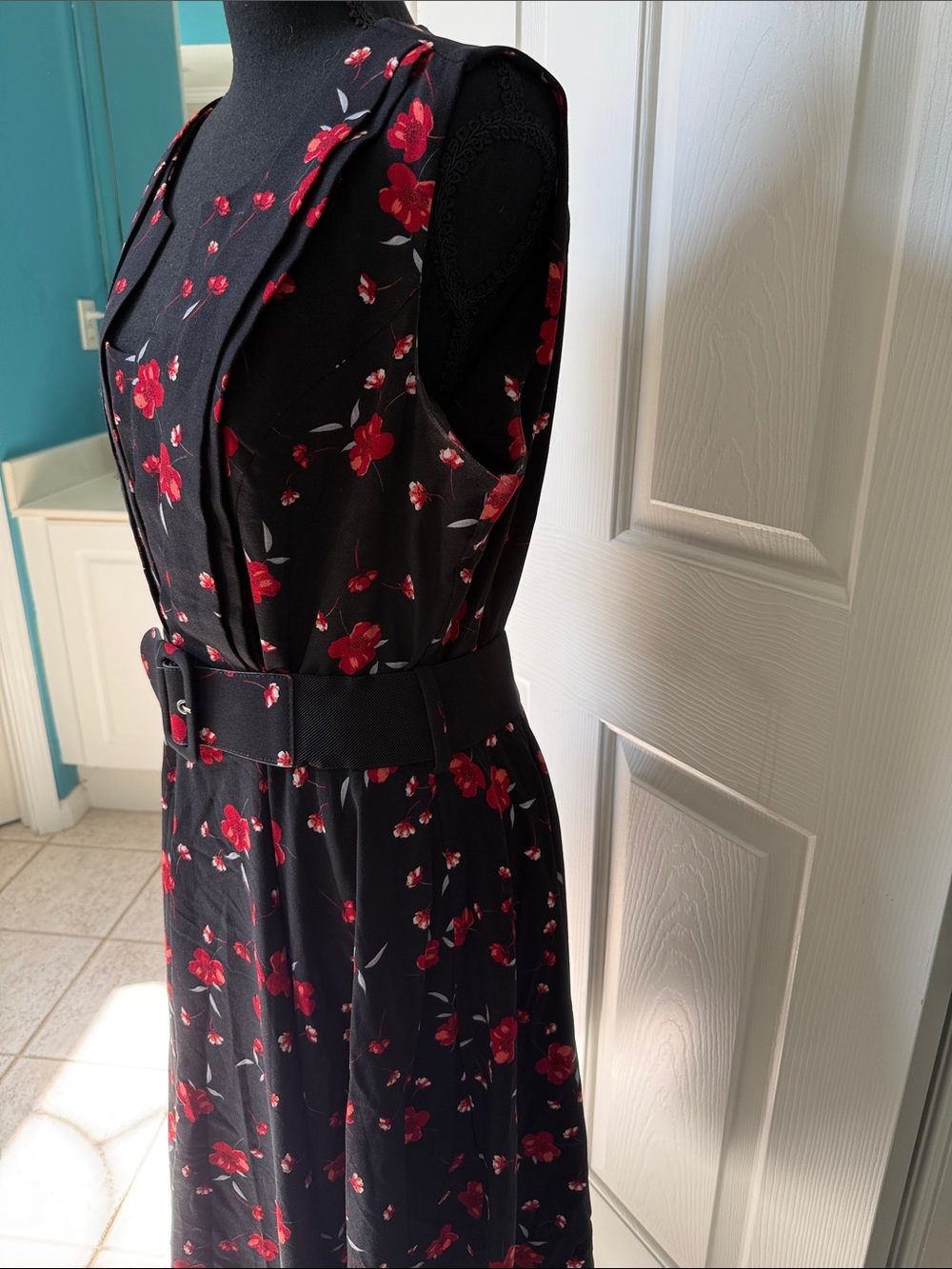 City Chic Black Belted Dress with Red Floral Print - Picture 5 of 6
